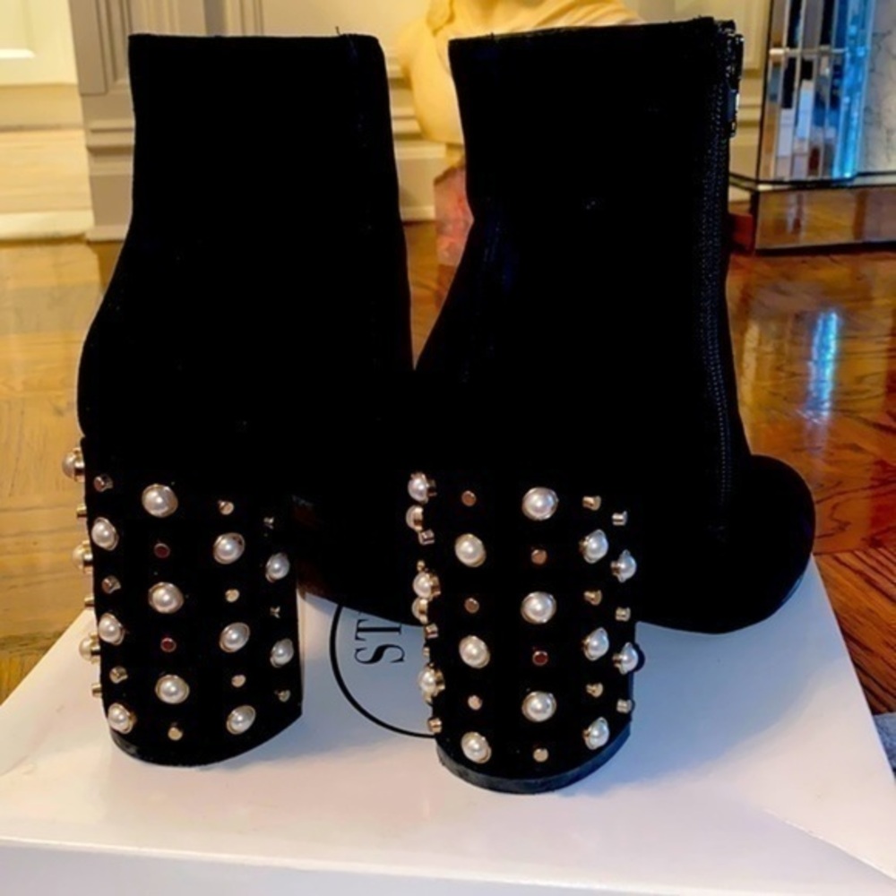 Steve Madden Limited Ed.Black Sued Yevette Jeweled With Pearls Heel Ankle Boots